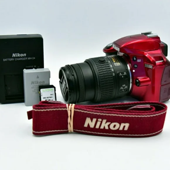 Nikon D3300 DSLR w/accs